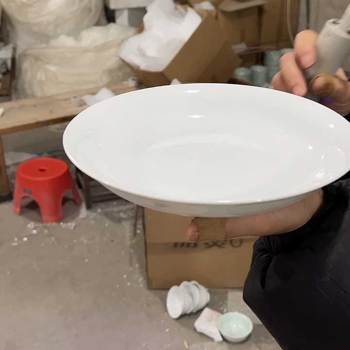 瓷片云白八英寸深盘四个，微瑕包邮