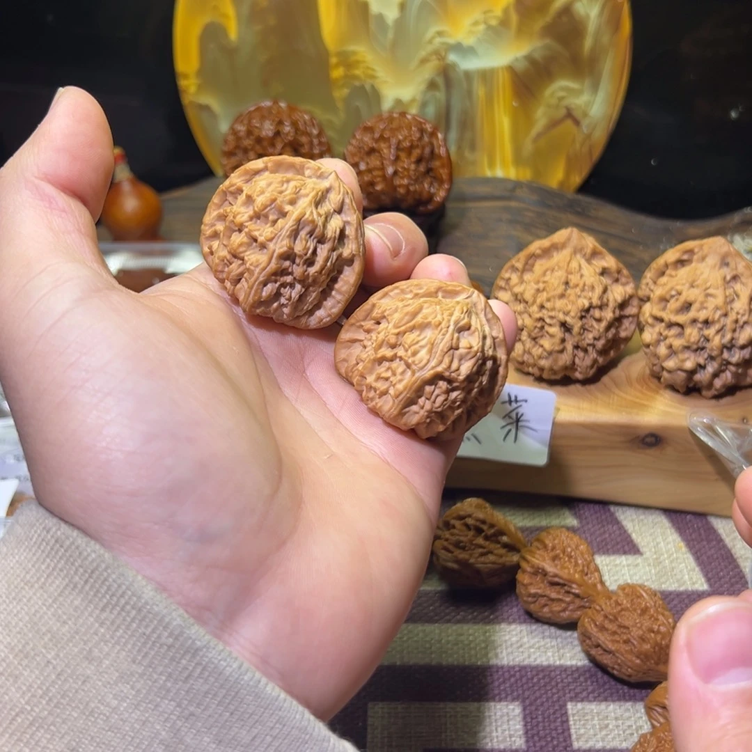 X****核桃手串/手链三角白