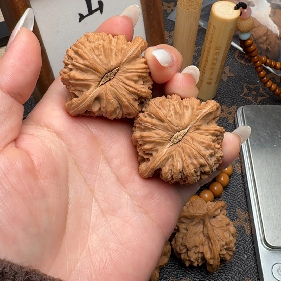 文玩核桃把件43白G205