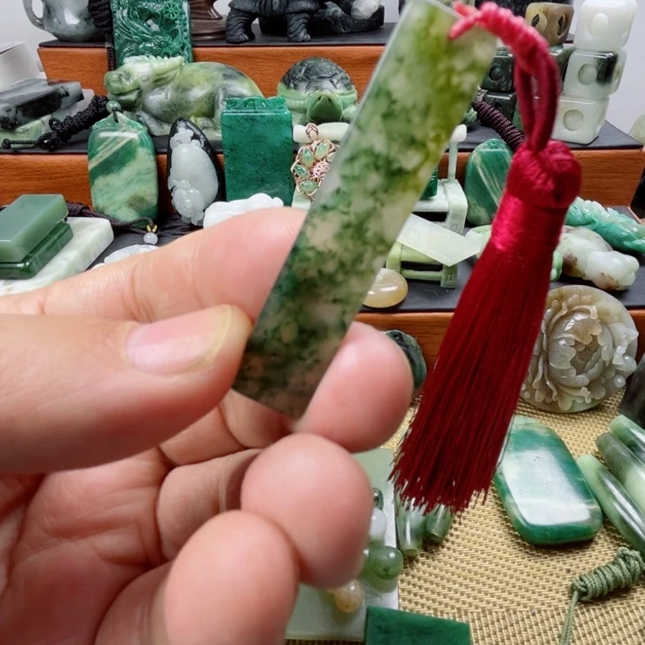 独山玉未镶嵌珠宝半成品