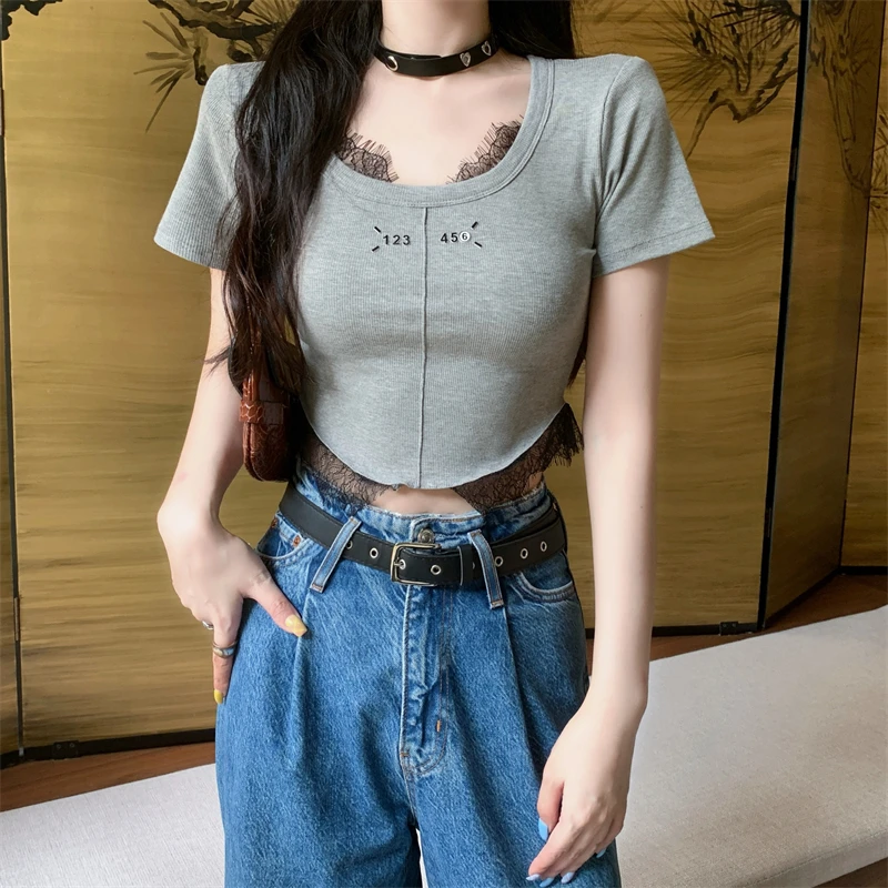 纯欲风性感蕾丝拼接正肩t恤女修身甜辣妹短款露脐别致设计感上衣