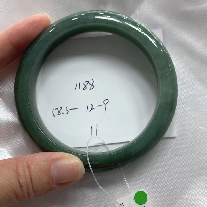 翡翠未镶嵌手镯11