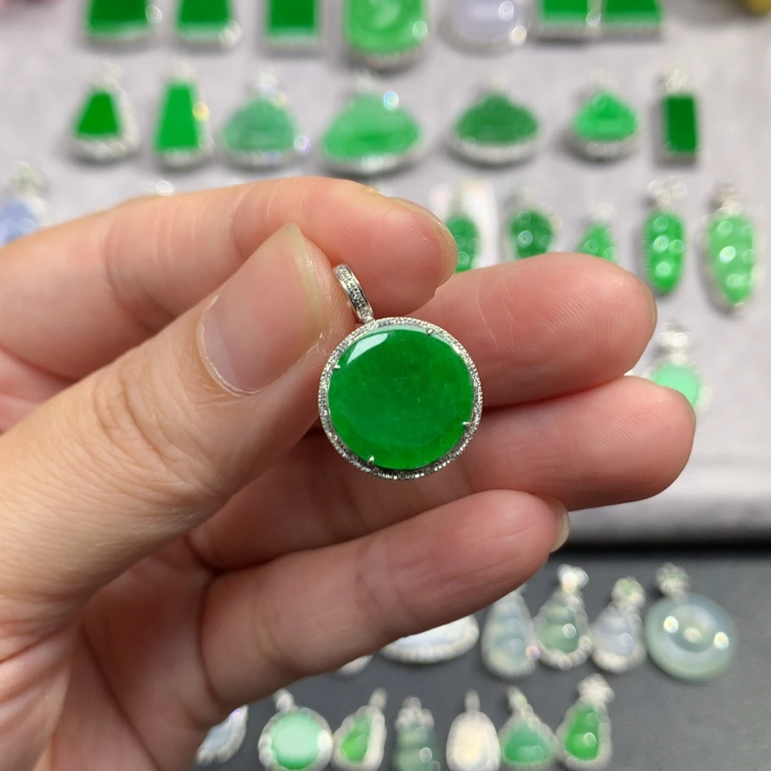 翡翠18K金镶嵌吊坠(不含链)裸石不厚