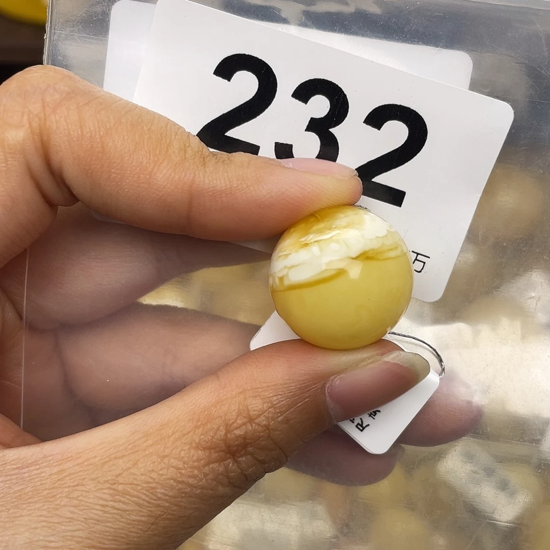 蜜蜡未镶嵌珠宝奇石19.3