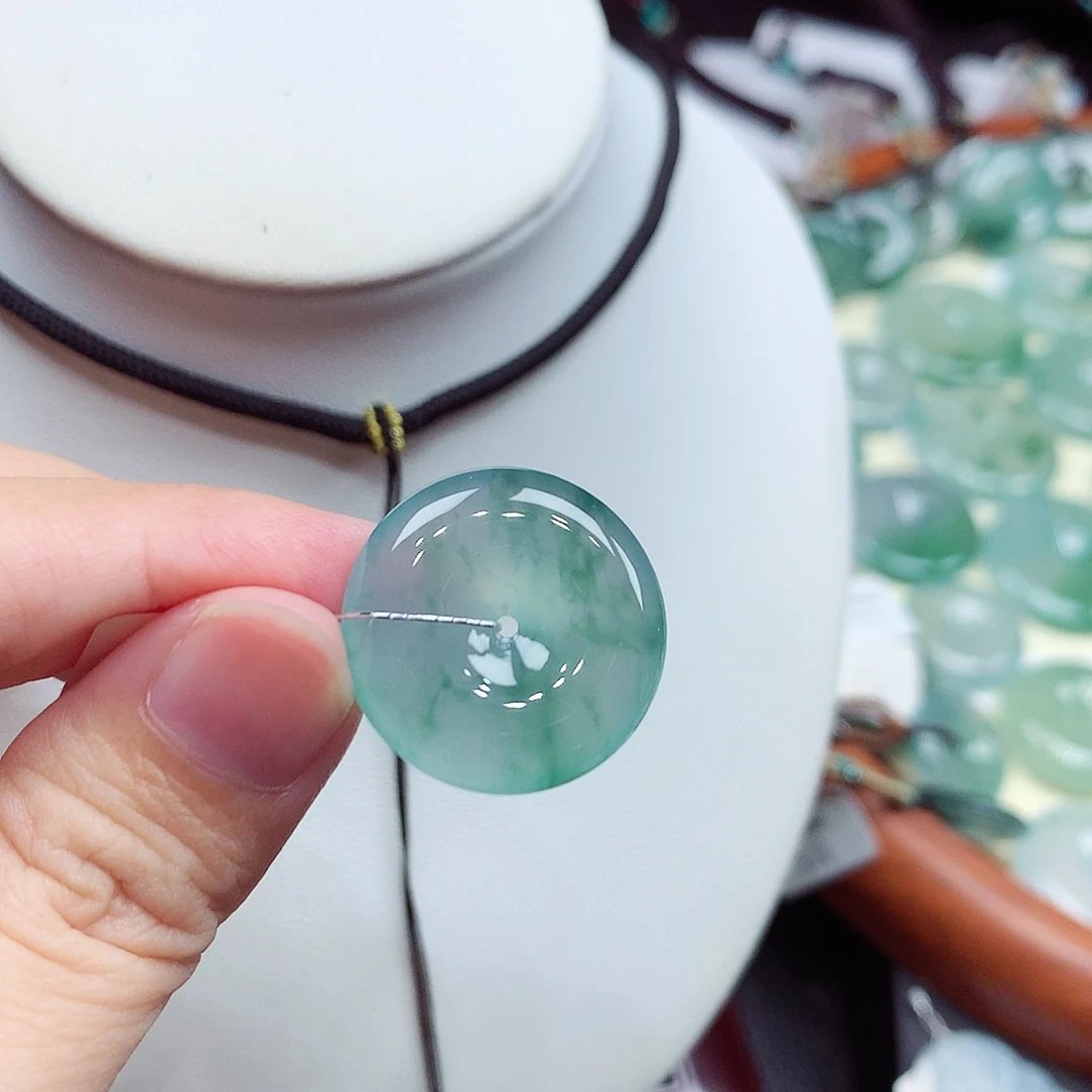 翡翠未镶嵌颈饰编号47，21.7/5.3