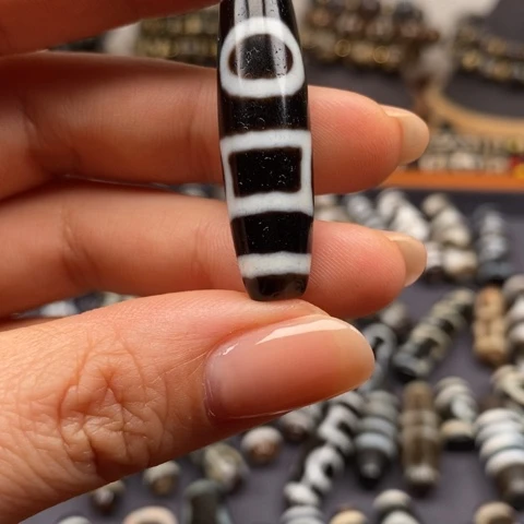 用***5玛瑙/玉髓未镶嵌珠宝半成品