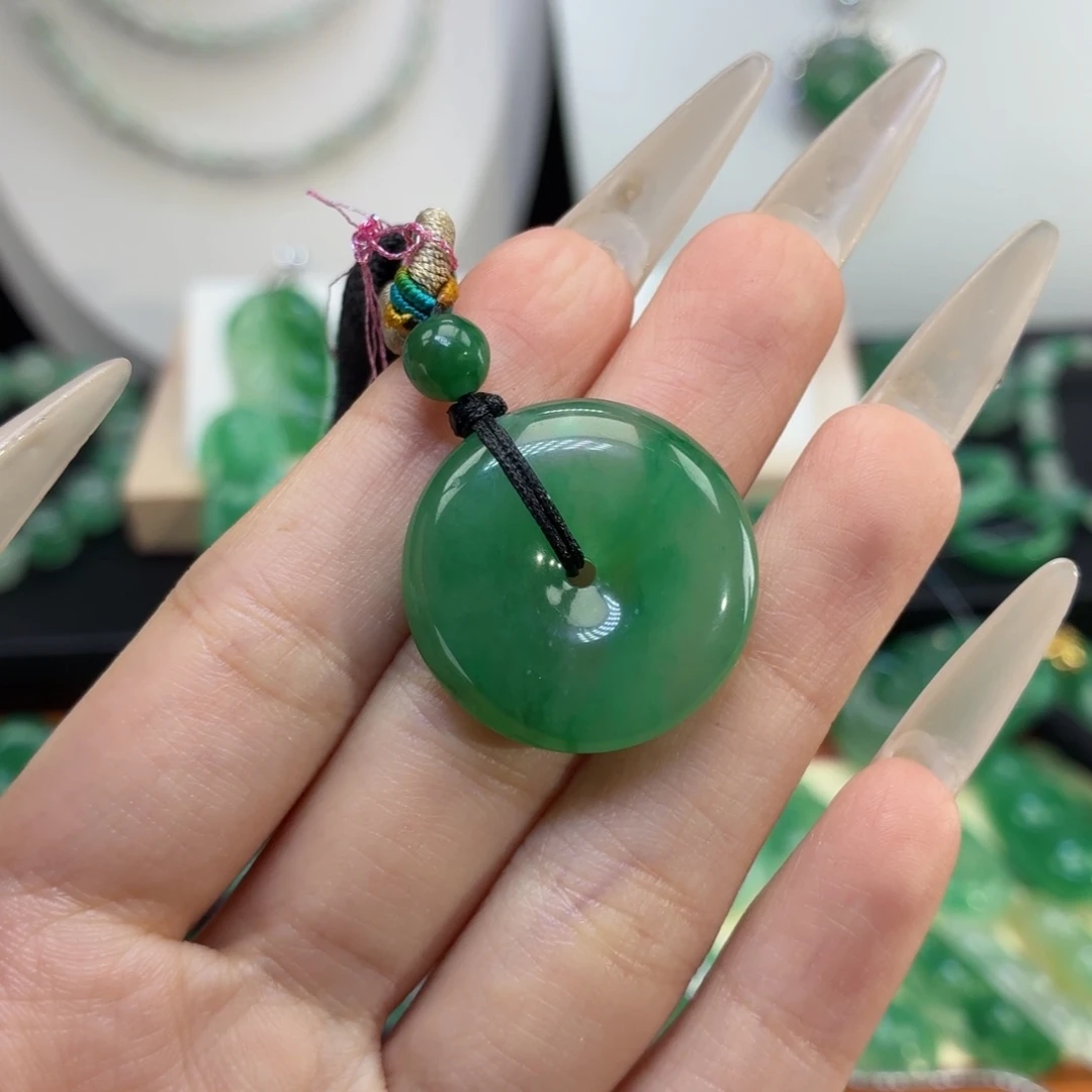 石英质玉（非洲翠）未镶嵌颈饰AB