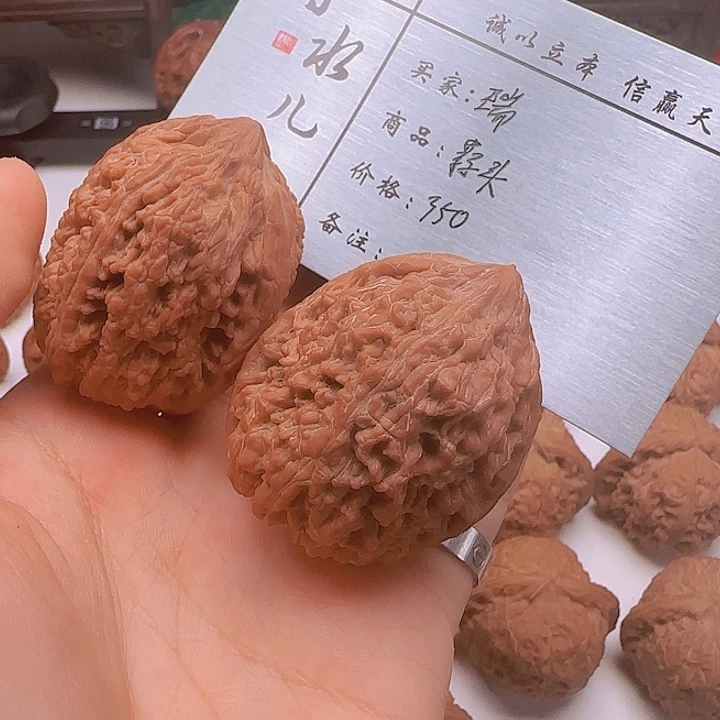 瑞***桃核吊坠大蒜头核桃