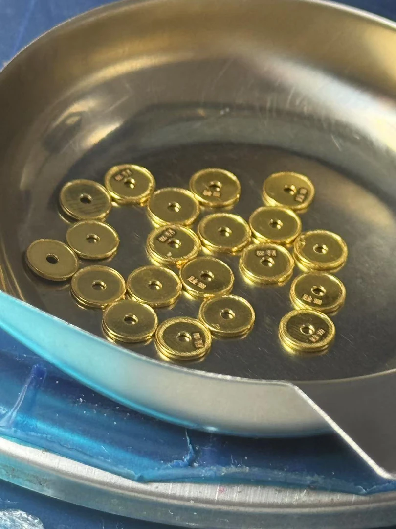 足金999，足金配饰，重4.61克