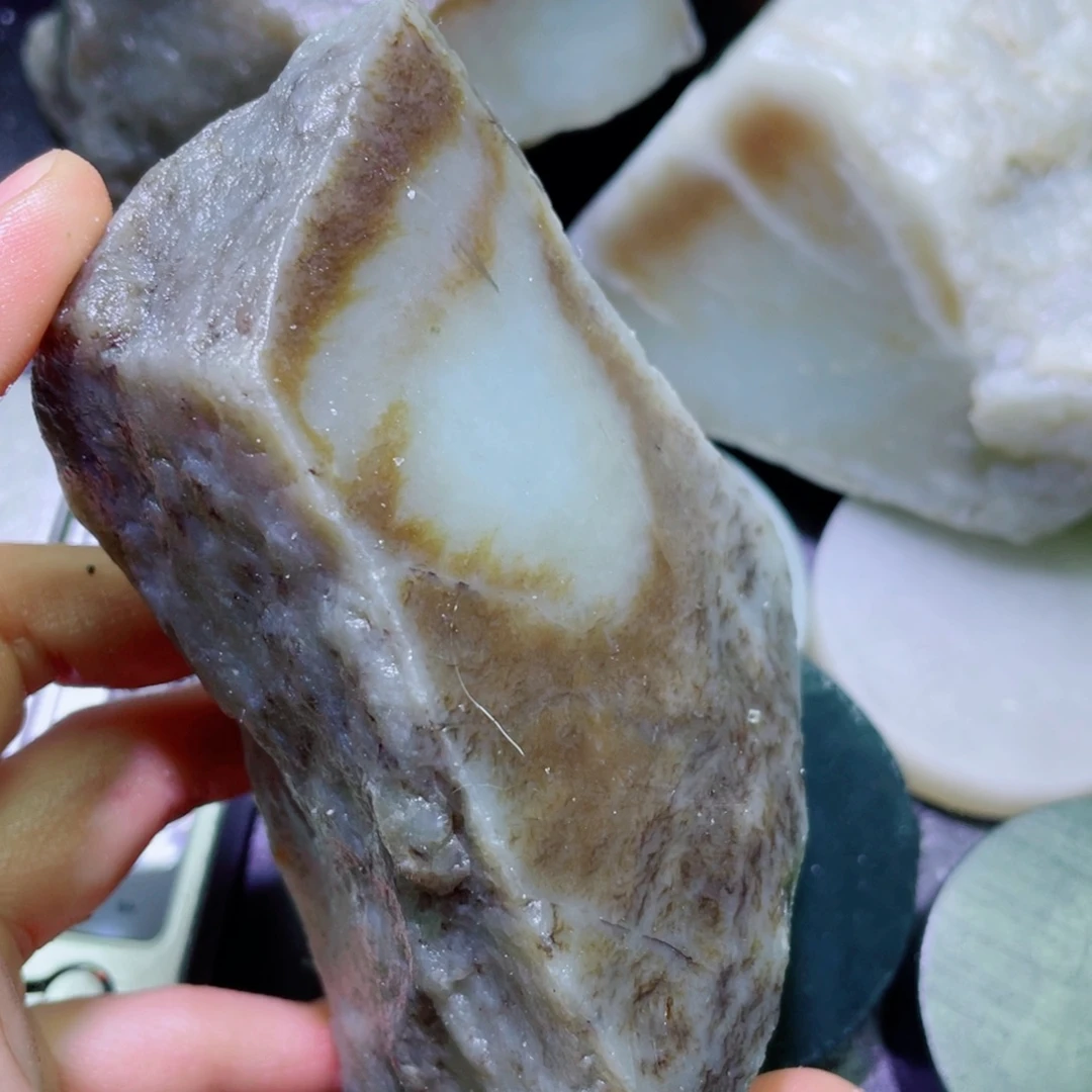 和田玉未镶嵌珠宝半成品