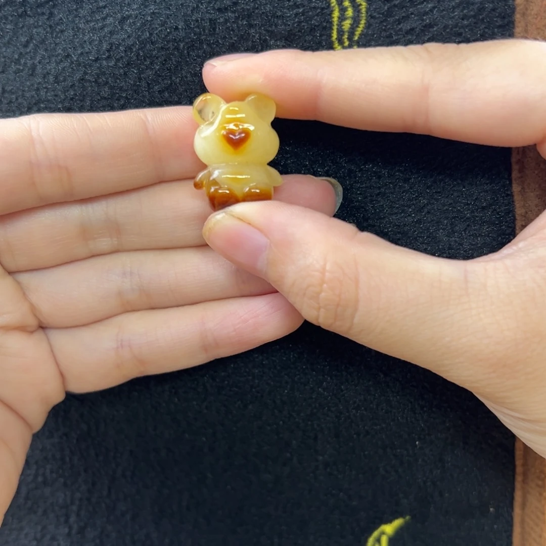 未镶嵌琥珀珠宝奇石