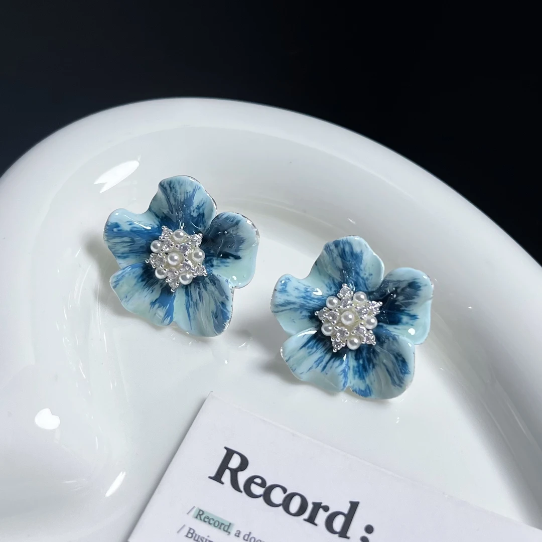 铜合金耳饰 蓝色花朵耳钉气质百搭简约耳环女高级感轻奢耳饰r534