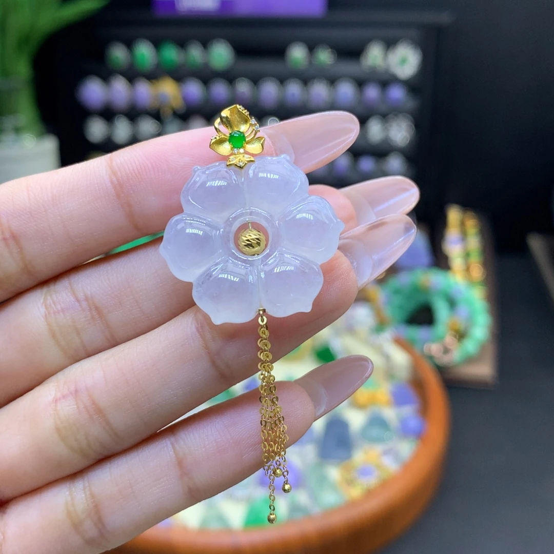 翡翠18K金镶嵌颈饰