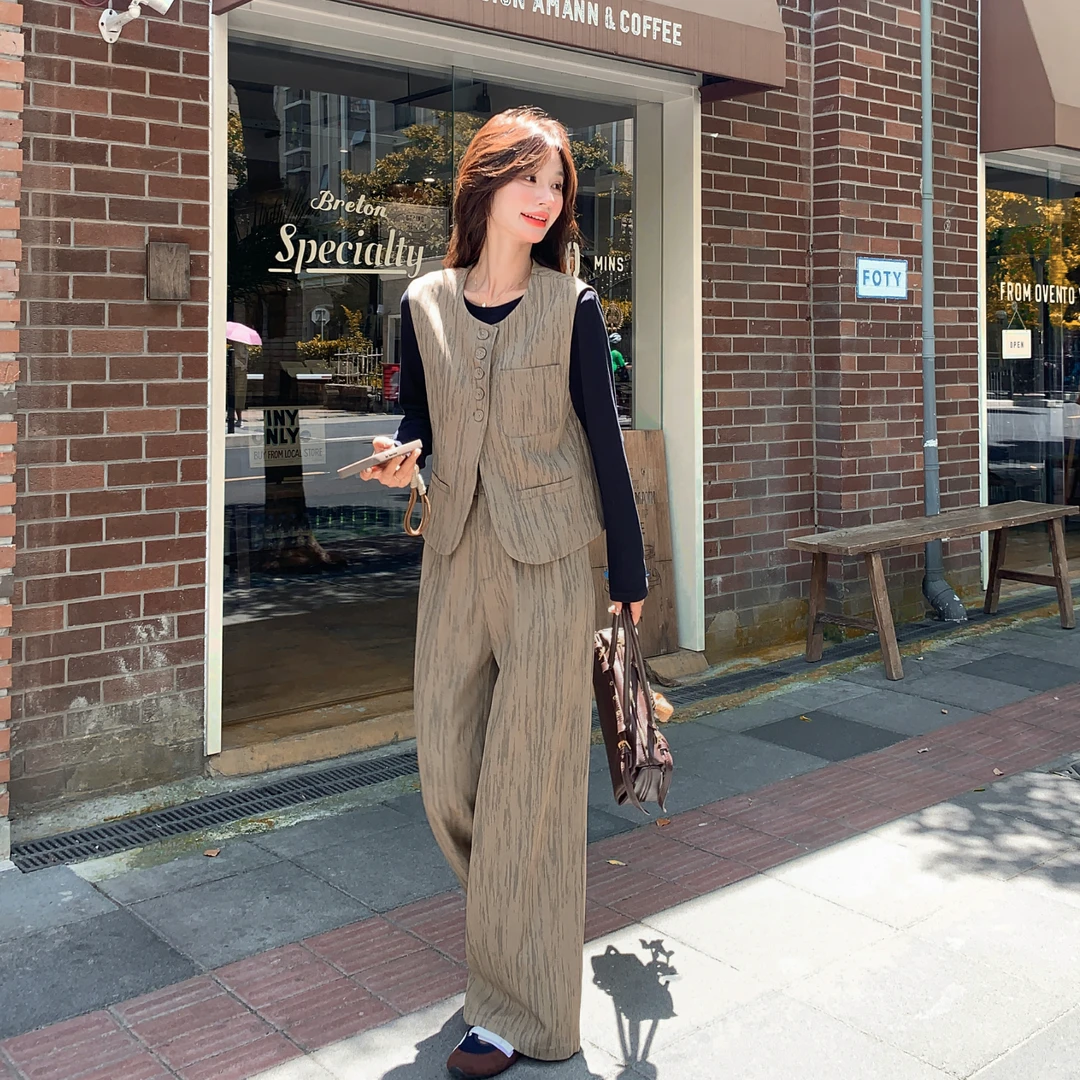韩系时尚轻熟风套装女2025早秋新款复古马甲打底衫阔腿裤三件套