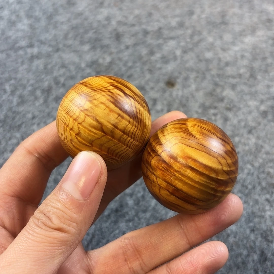 崖柏太行崖柏龙胆闪电4.0