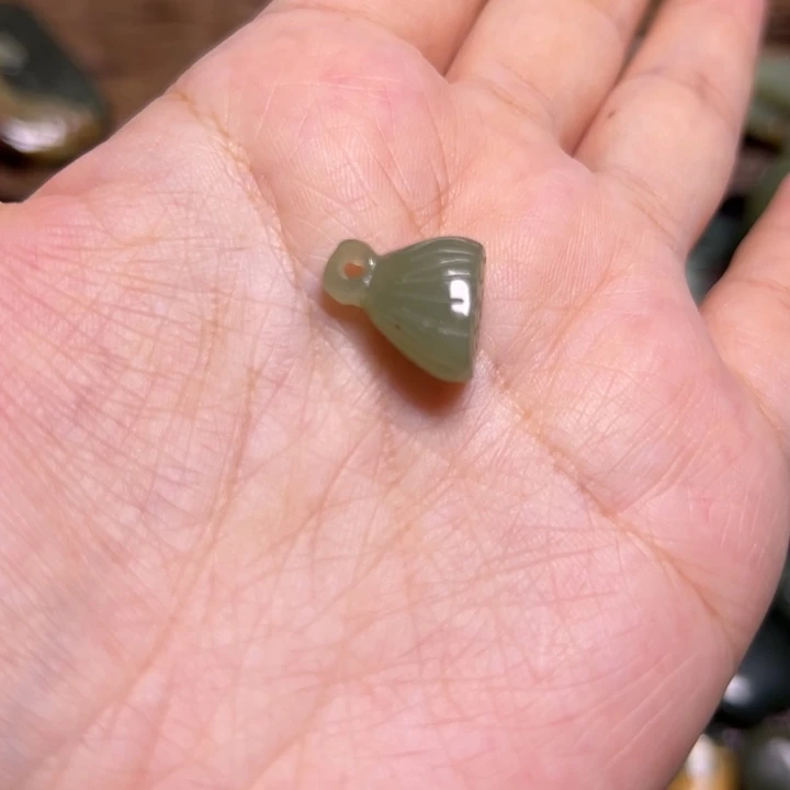 *****岫岩河磨玉（透闪石质玉）未镶嵌颈饰