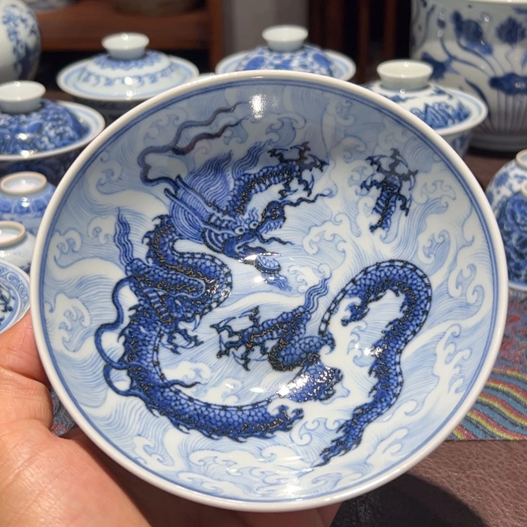 精品青花海水龙卧足碗口径约13.8厘米