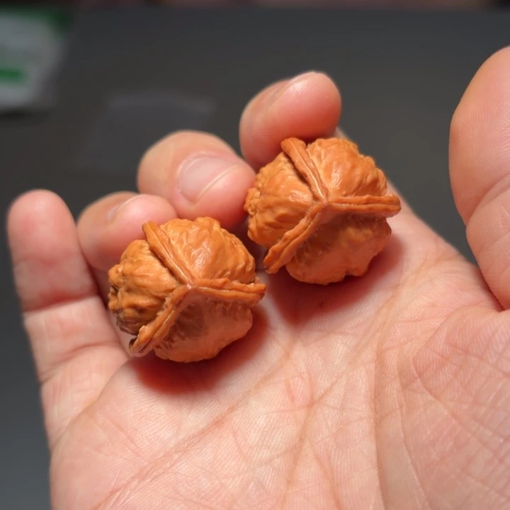 十***2文玩核桃吊坠三棱7381