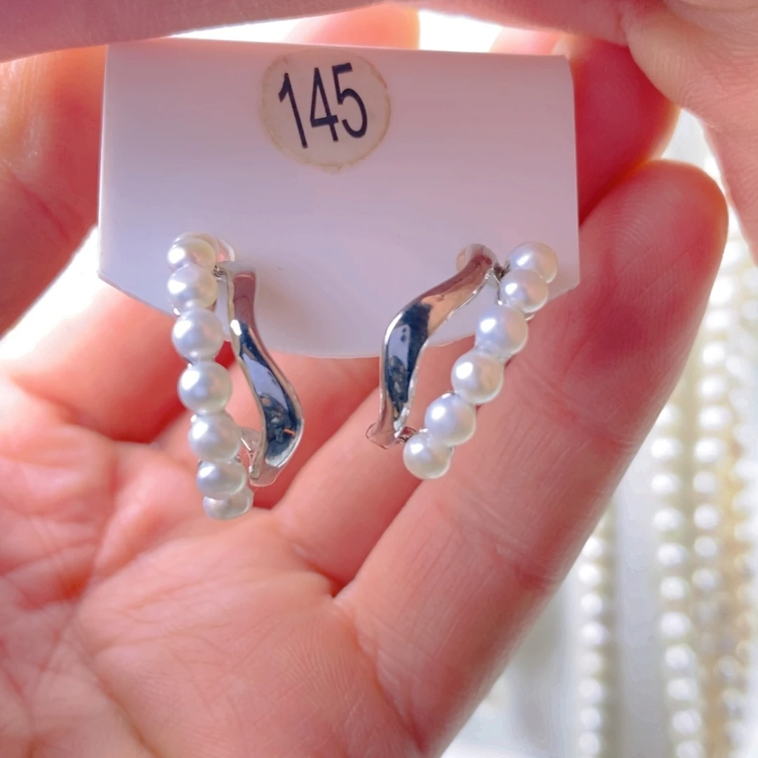 淡水珍珠耳饰未镶嵌