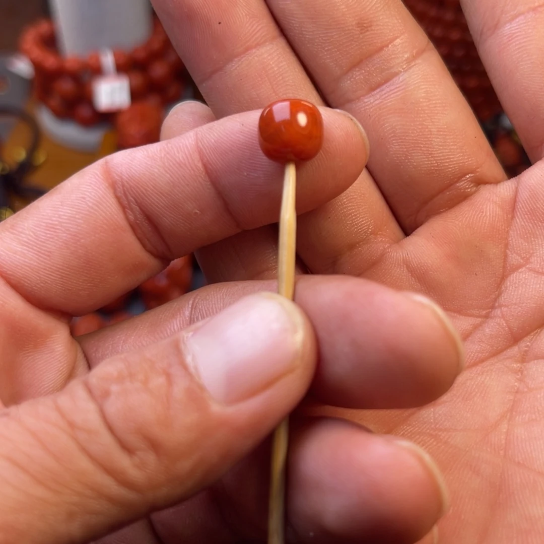 坐***。南红玛瑙未镶嵌川料精工老型珠卡10mm