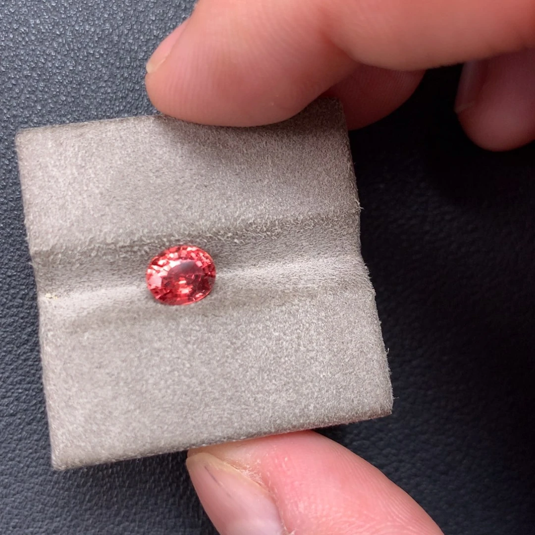 裸石彩色蓝宝石裸石1.085ct