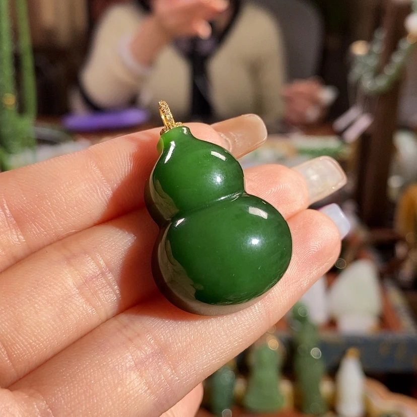 【闪购商品】吊坠(赠链)18K金镶嵌和田玉