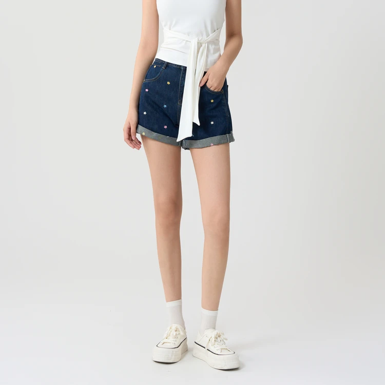 西町村屋设计小花刺绣牛仔短裤女夏季新款复古休闲裤子XHAB10681