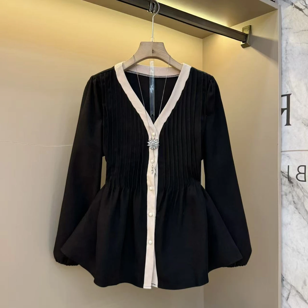 2025胖mm新款v领休闲风减龄收腰褶皱a字版型设计感长袖上衣8057