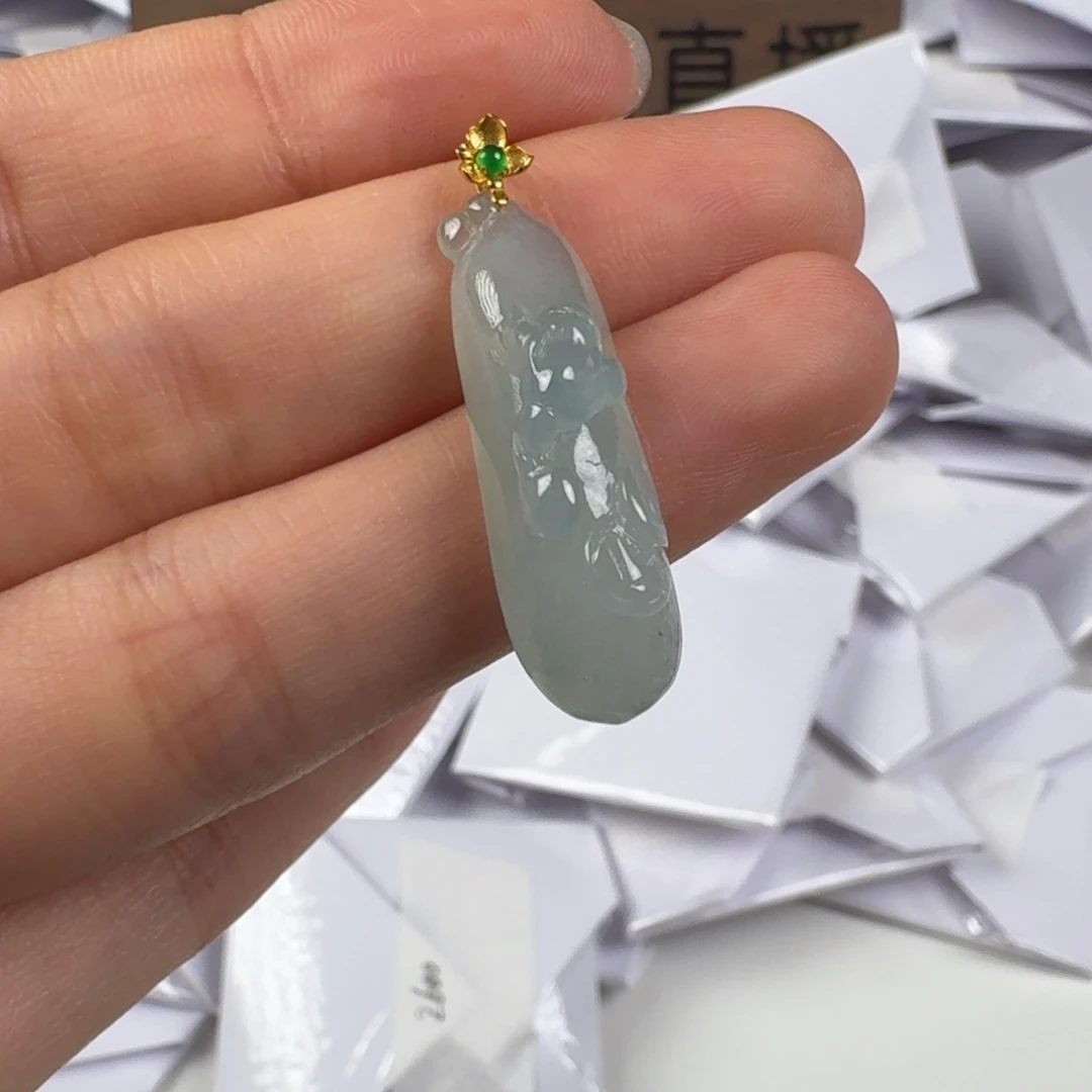 翡翠18K金镶嵌颈饰11