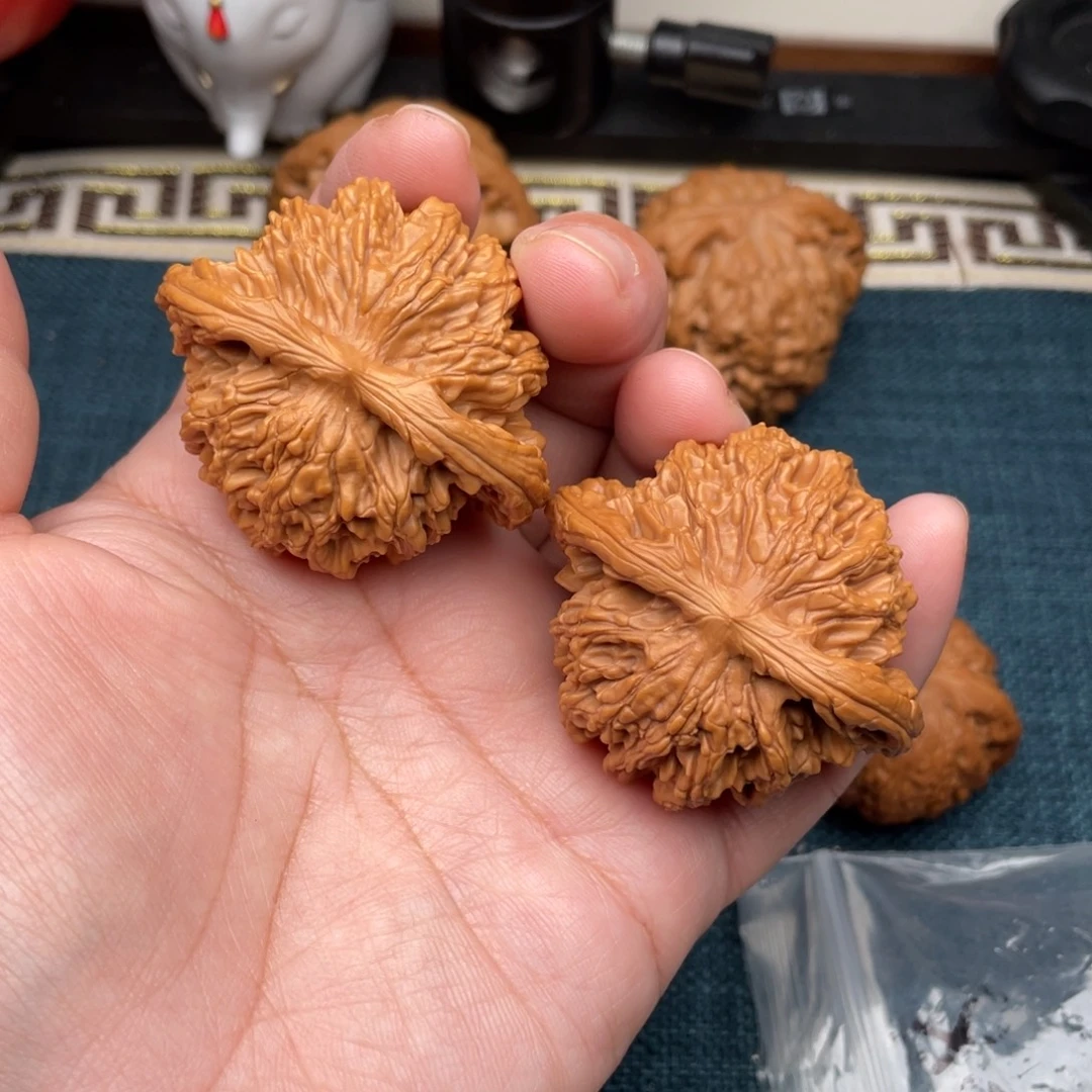 吊坠文玩核桃狮虎兽48