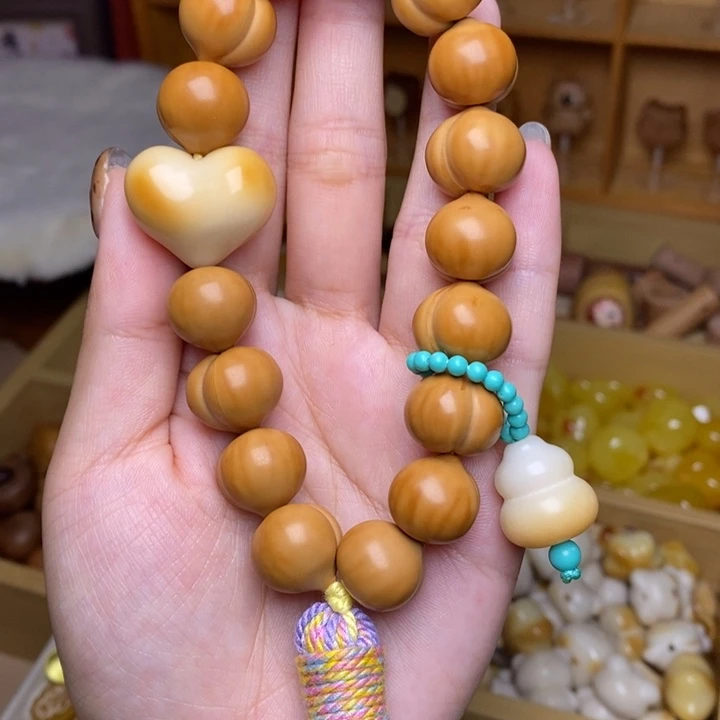 吊坠猴头核桃柯基紫流苏柯基满配