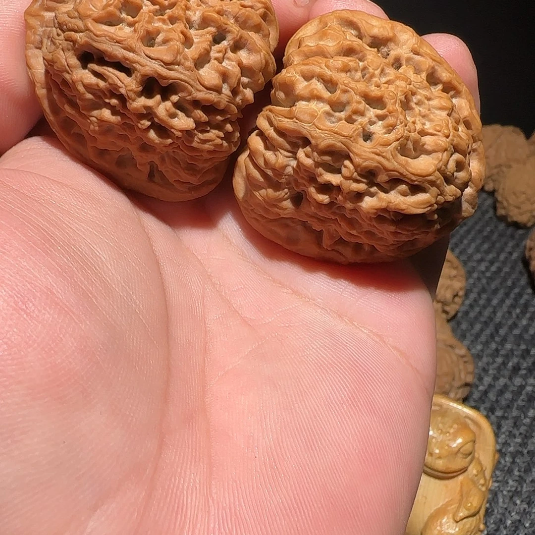 文玩核桃把件41三角疆