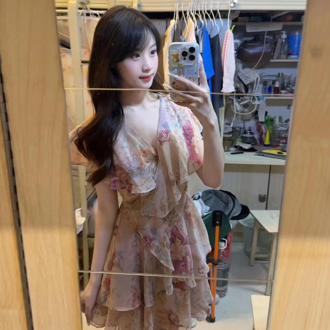 粉色荷叶边碎花连衣裙女夏季2025新款今年流行爆款海边度假长裙子