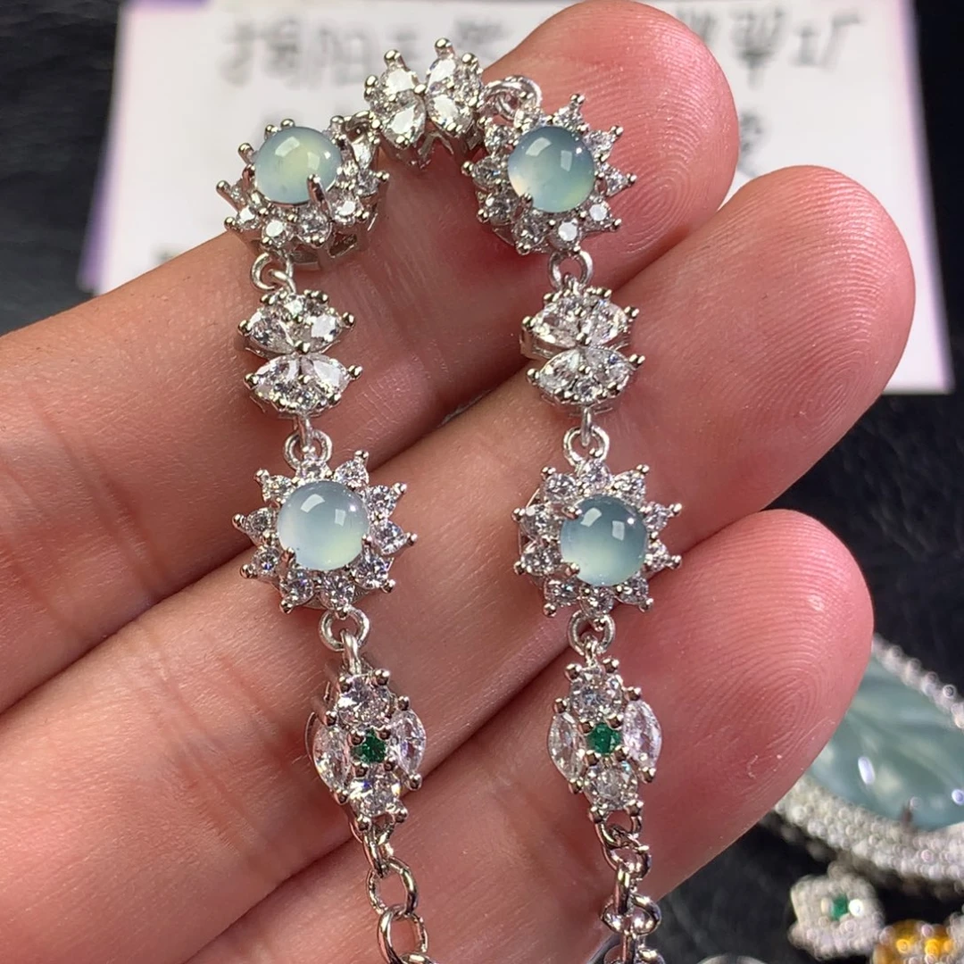 翡翠未镶嵌颈饰手链