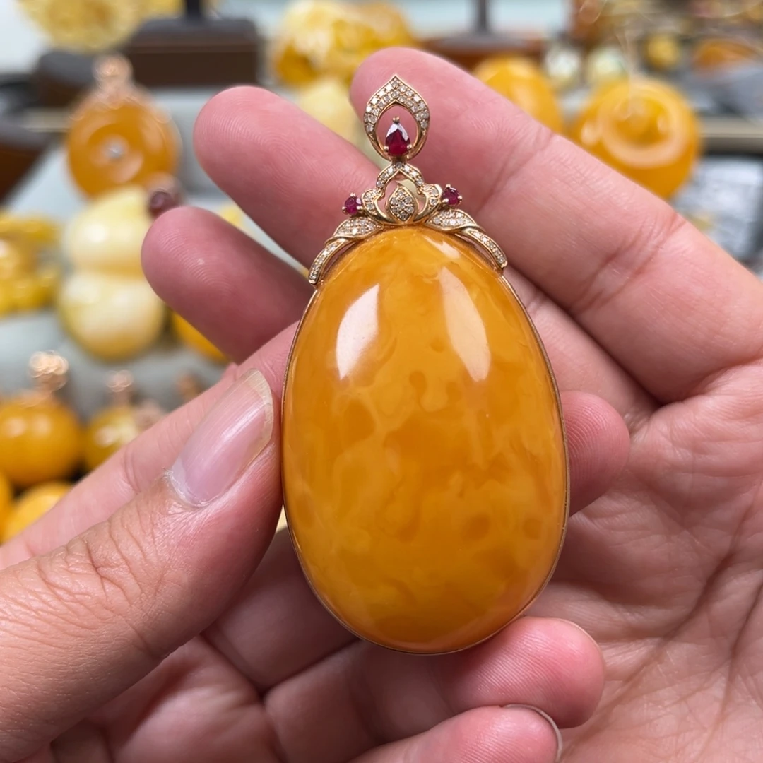 蜜蜡18K金镶嵌珠宝奇石