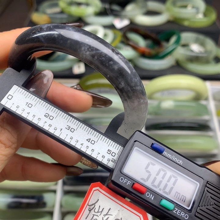 蛇纹石玉未镶嵌手镯638