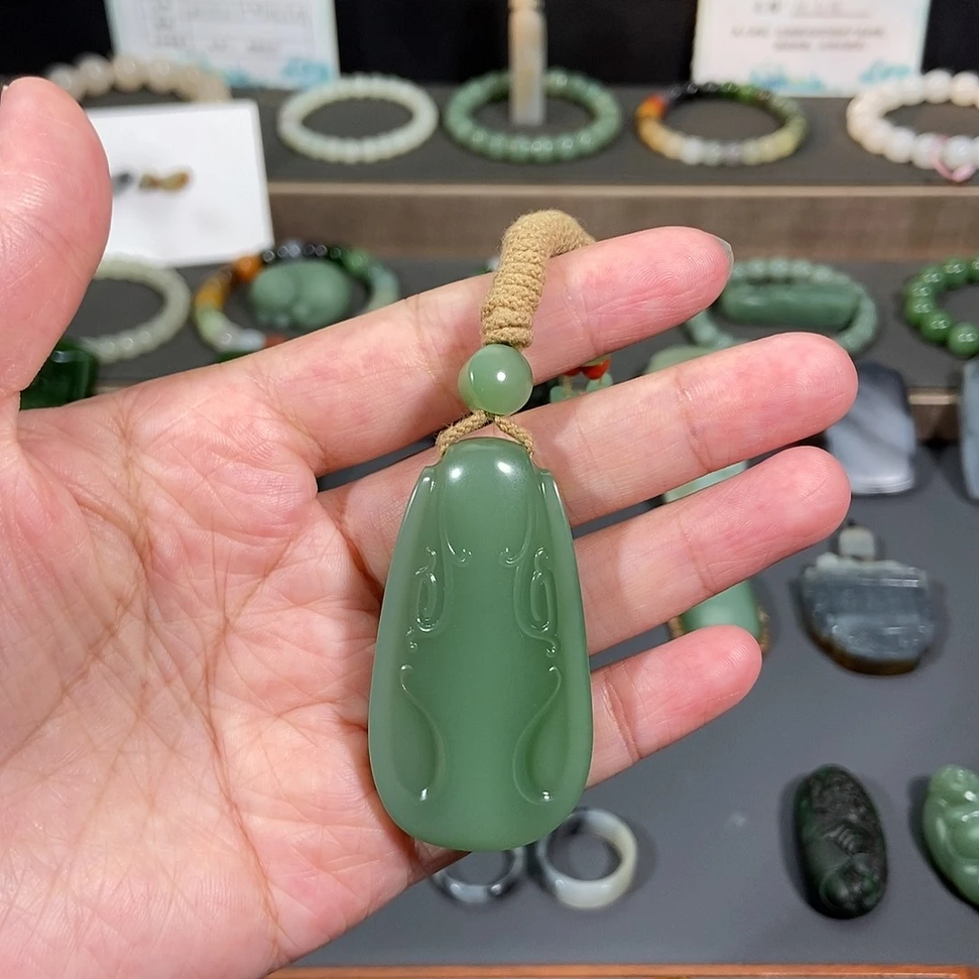 华***彬颈饰未镶嵌和田玉