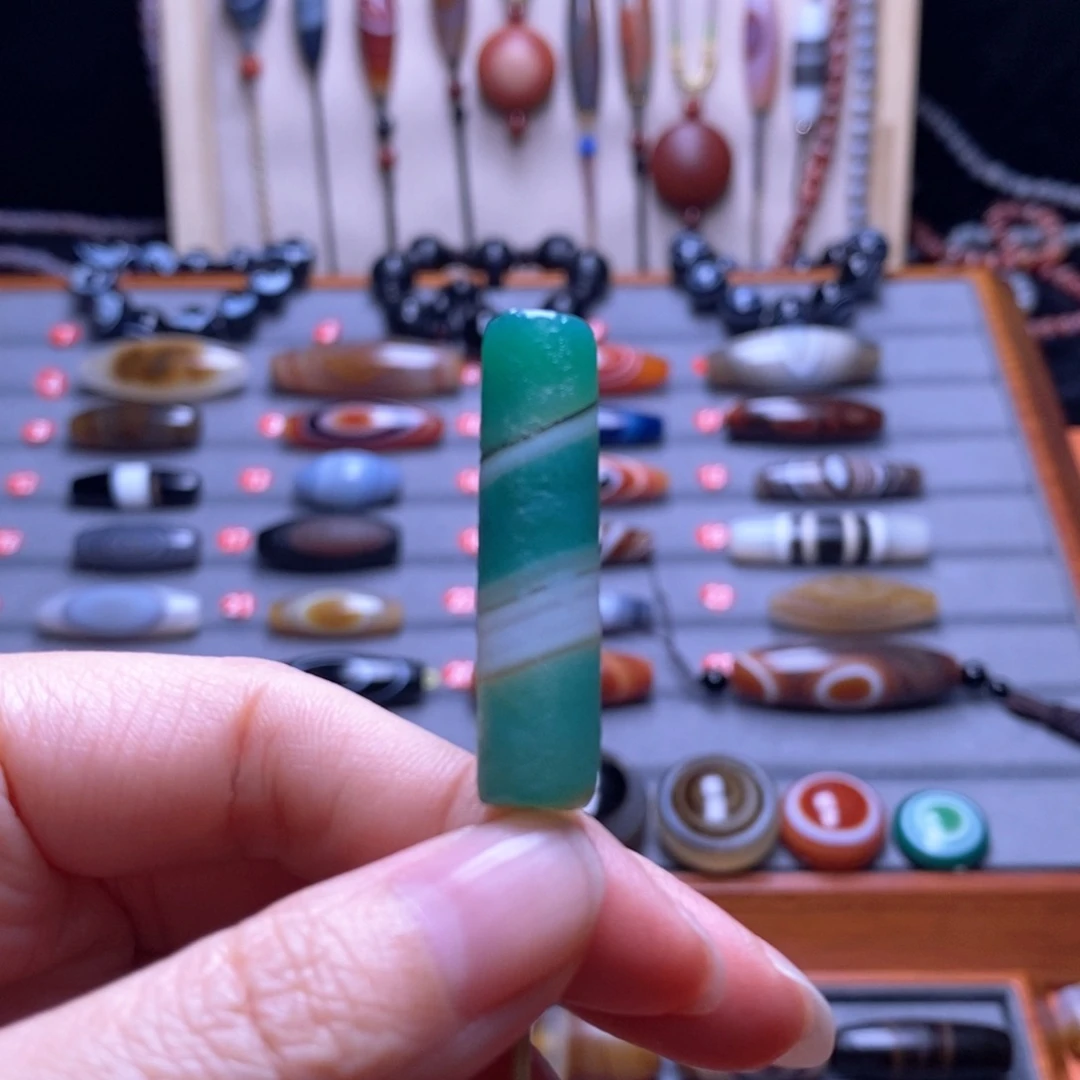 玛瑙/玉髓缠丝玛瑙未镶嵌牧**集