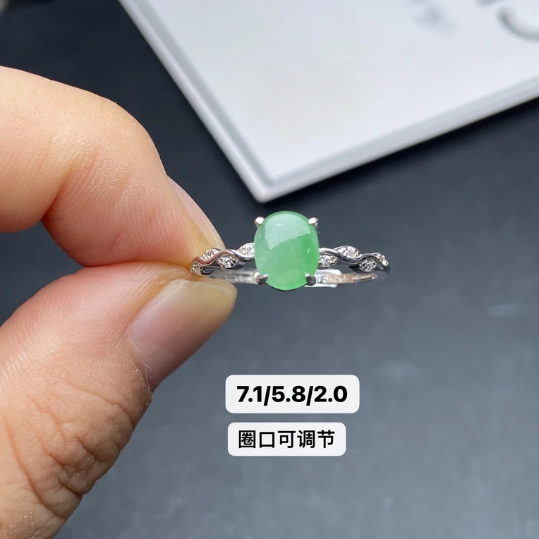 【翡翠戒指】  925银镶嵌 品相饱满大气 尺寸如图一