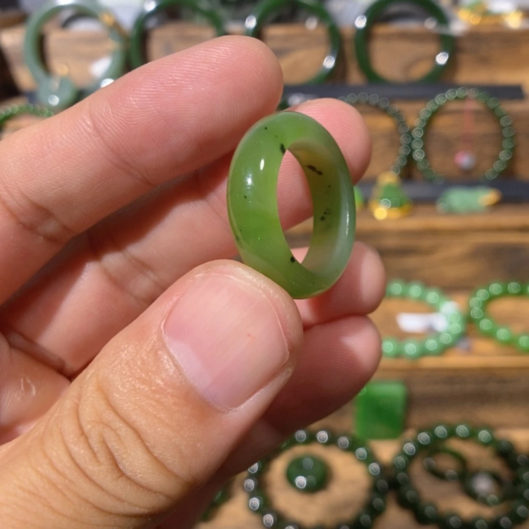 【闪购商品】吊坠(不含链)未镶嵌和田玉乌兰海碧玉戒圈 16.6