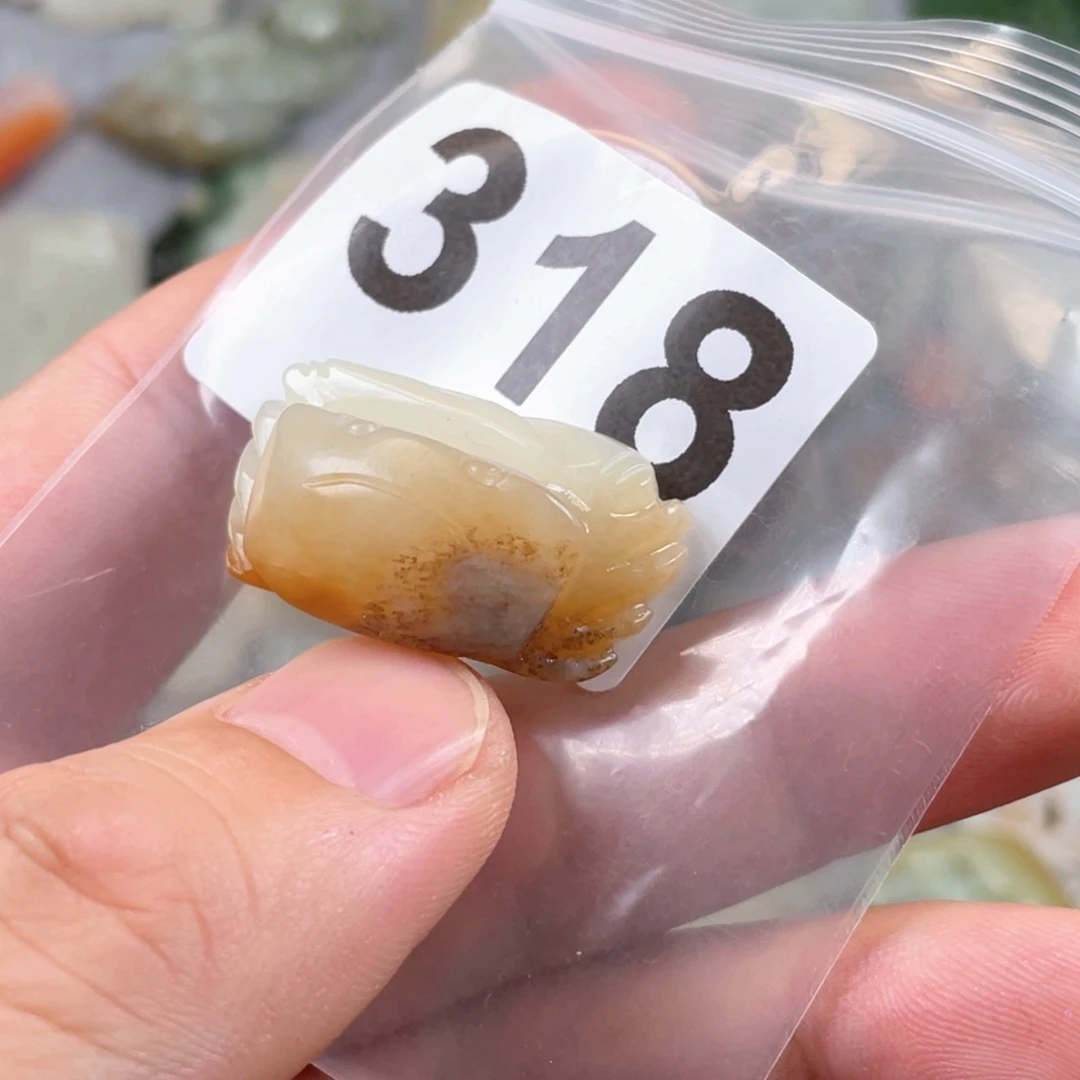 和田玉（糖玉）未镶嵌颈饰