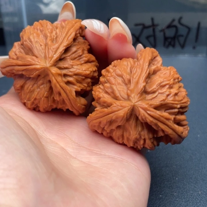 飞***年文玩核桃吊坠白狮子