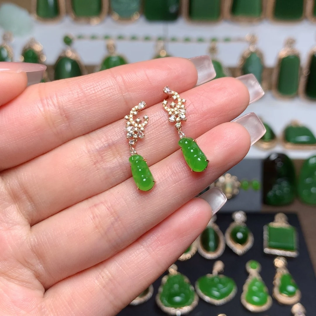 和田玉（碧玉）耳钉18K金镶嵌