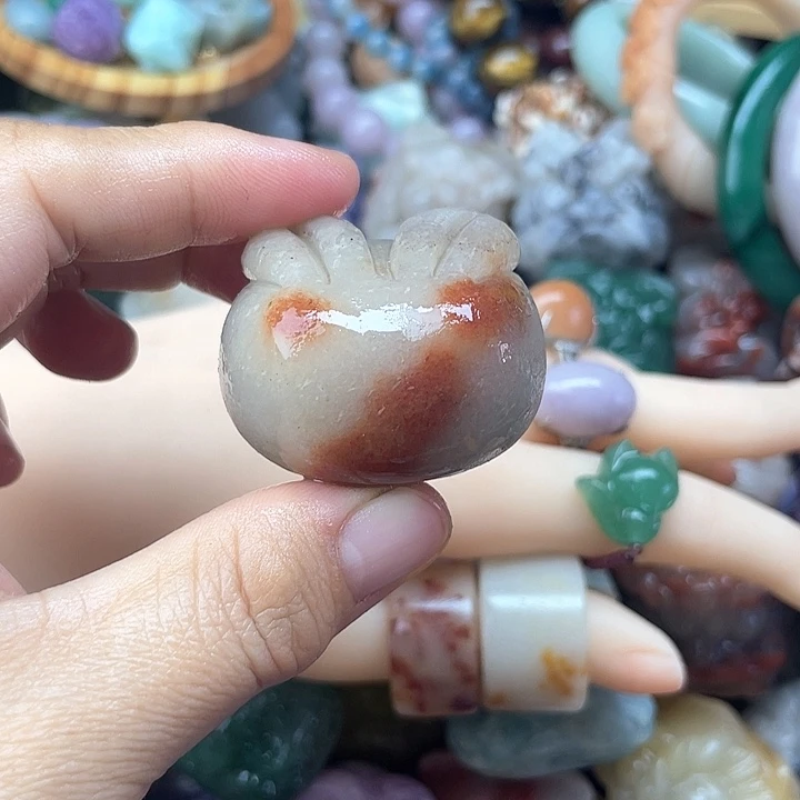 未镶嵌石英质玉珠宝奇石