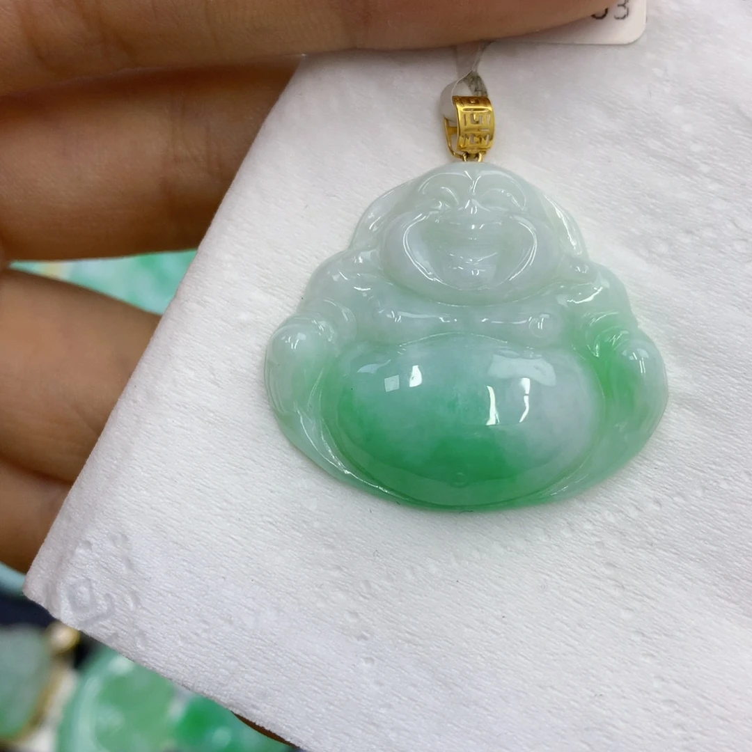 翡翠18K金镶嵌颈饰翡翠