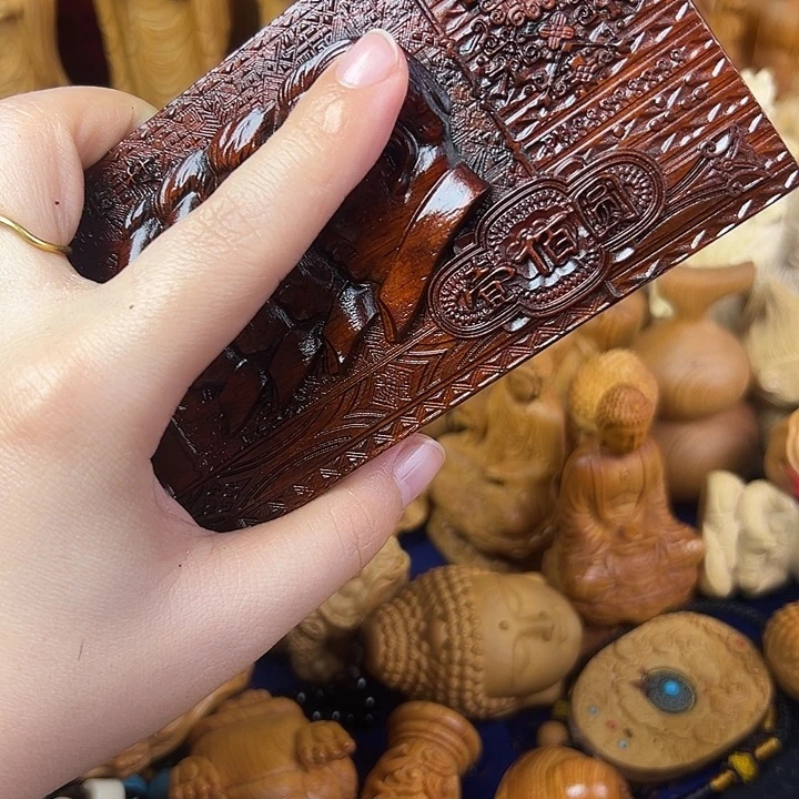 檀香紫檀（小叶紫檀）四个人物