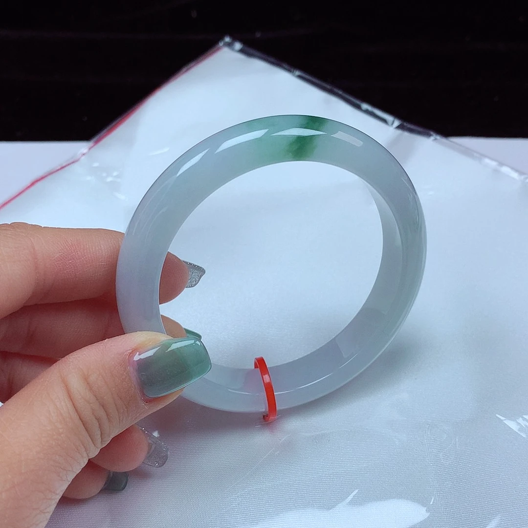 翡翠手镯未镶嵌圈口56