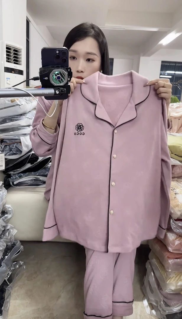 琦欣家紫茶花德绒提花工艺时尚家居服睡衣套装