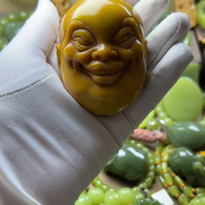 未镶嵌岫岩老玉（透闪石质玉）挂件