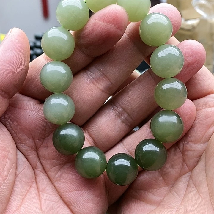 【闪购商品】未镶嵌手链和田玉16渐变